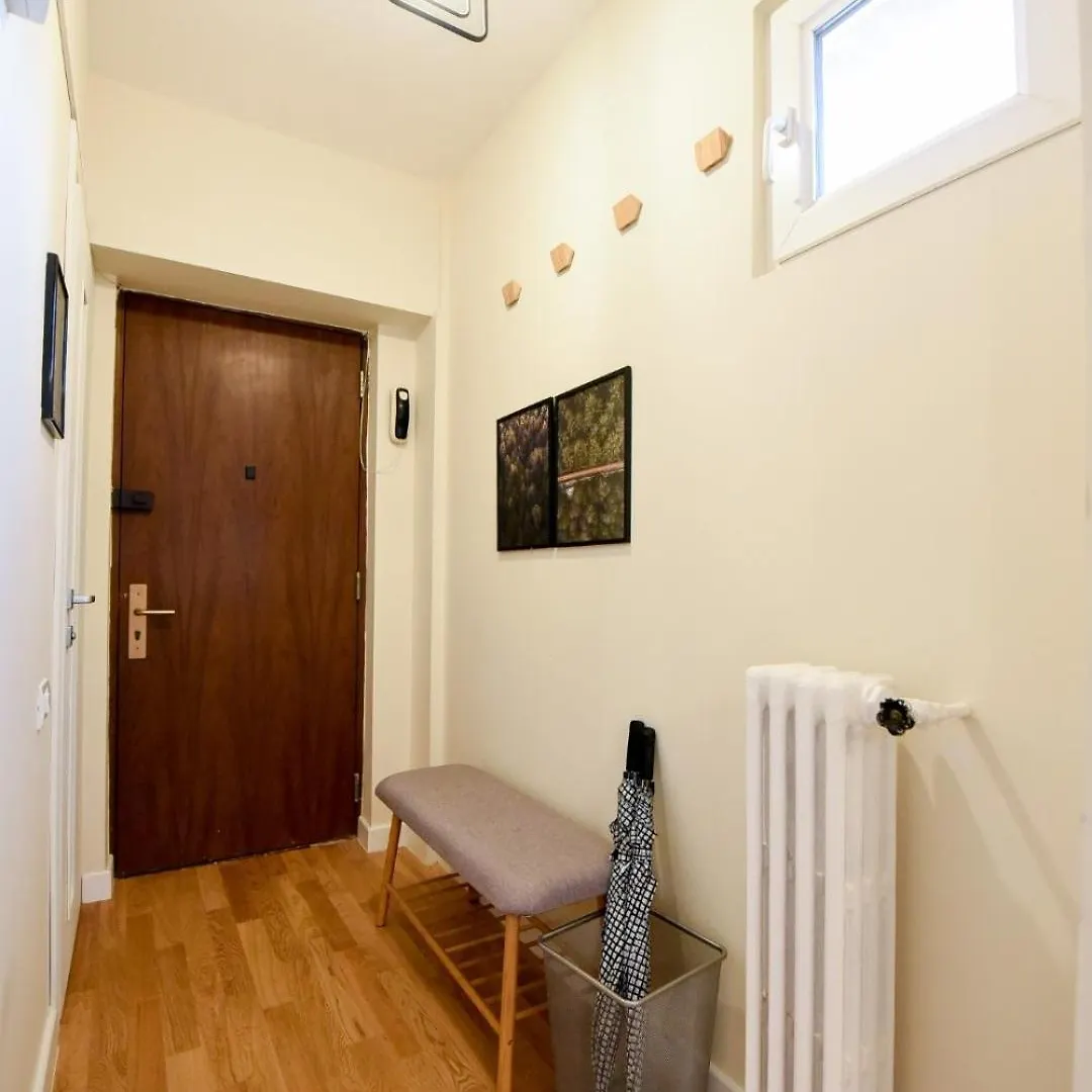 Explore And Relax: Your Ideal 2Br Apartment On Calea Victoriei Βουκουρέστι