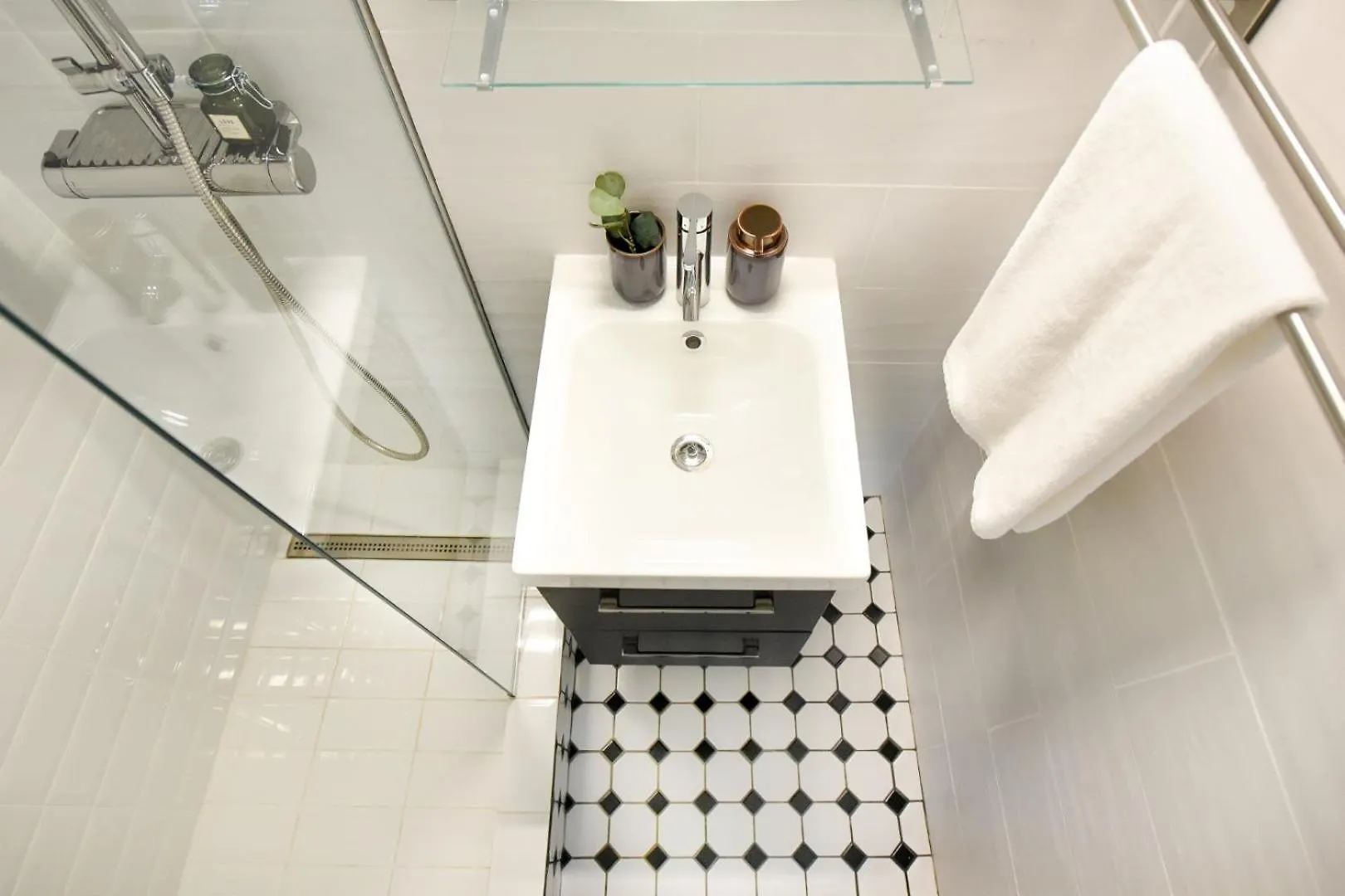 Explore And Relax: Your Ideal 2Br Apartment On Calea Victoriei Βουκουρέστι