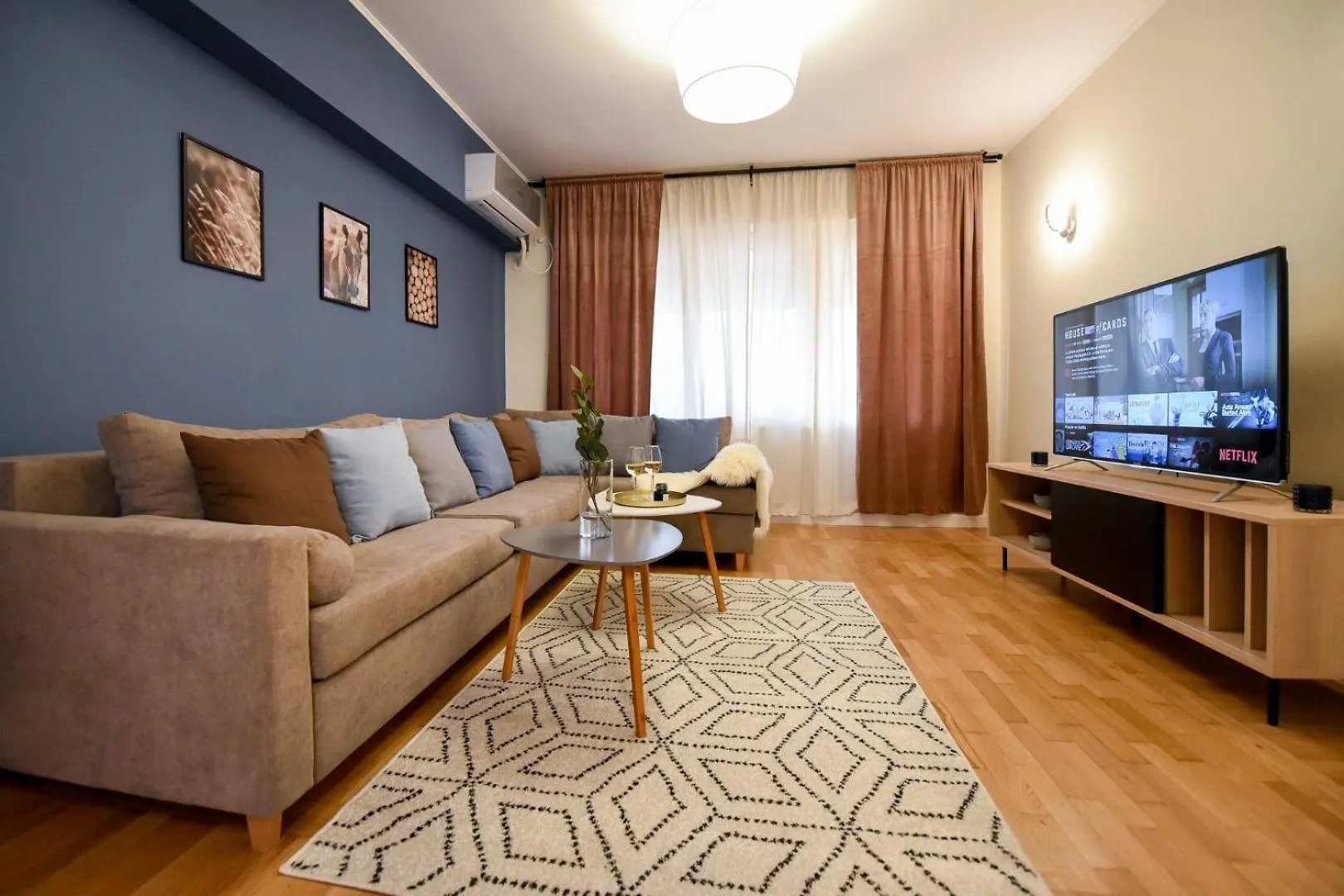 Explore And Relax: Your Ideal 2Br Apartment On Calea Victoriei Bucharest 0*,  Romania