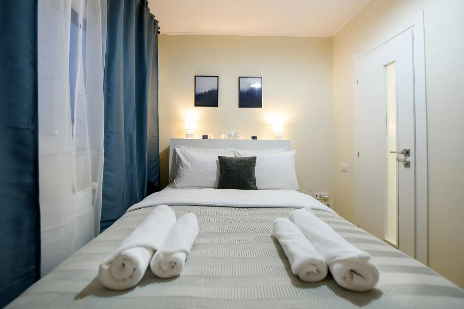 Explore And Relax: Your Ideal 2Br Apartment On Calea Victoriei Bucharest 0*,  Romania