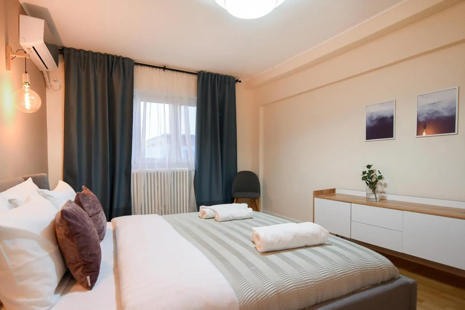 Explore And Relax: Your Ideal 2Br Apartment On Calea Victoriei Bucharest 0*,  Romania